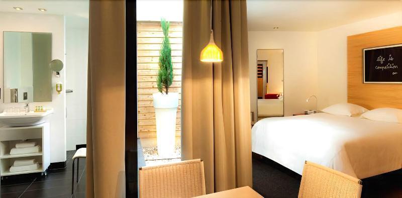 Hotel Le Pavillon 7 オベルネ エクステリア 写真