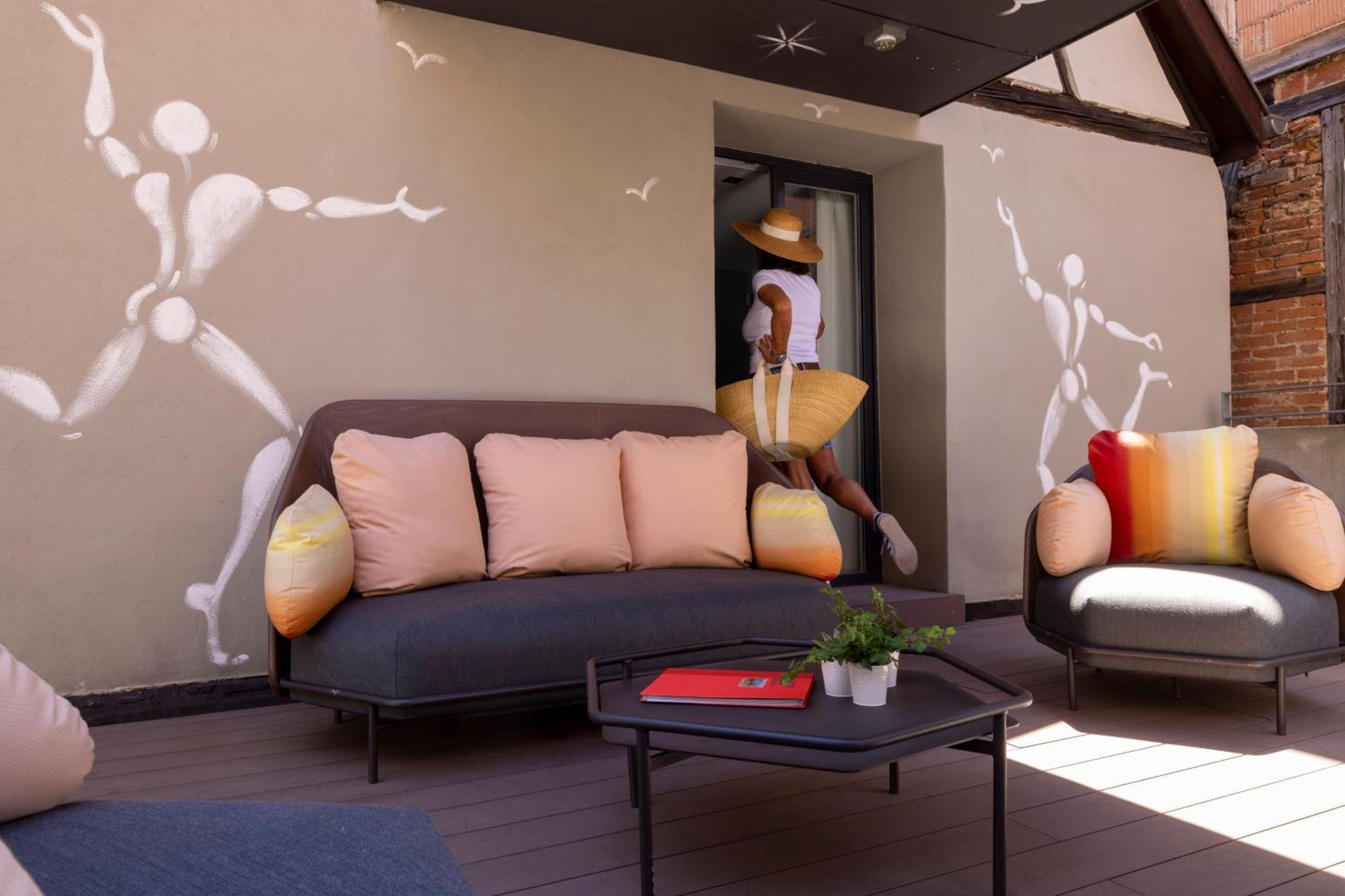Hotel Le Pavillon 7 オベルネ エクステリア 写真